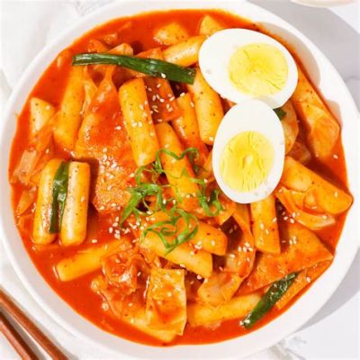  Ddeokbokki au Gochujang: Un Festin Explosif de Saveurs Sucrées et Épicées!