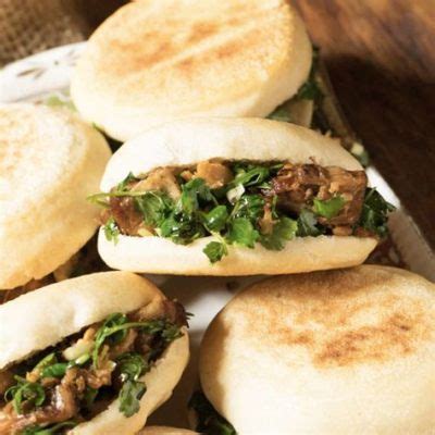  Le Rou Jia Mo, Savoureux Sandwich aux Viandes Marinées à la Perfection!