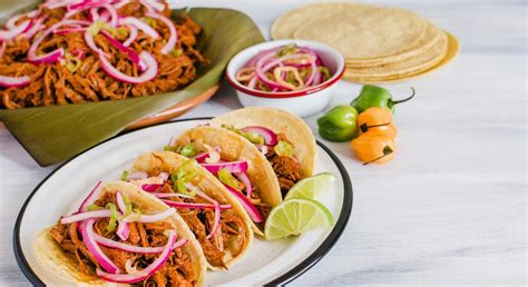 Quel Délice Exotique: Le Cochinita Pibil, Un Rêve Yucatánien de Porc Mariné à Feu Lente !